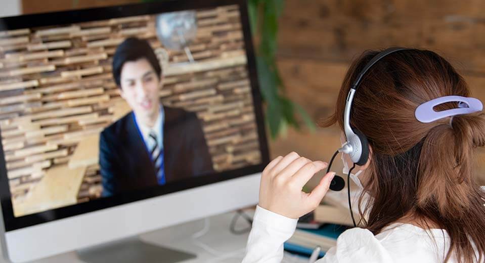 現役のWEBマーケターが現場で使えるスキルを教える超実践型なカリキュラム。